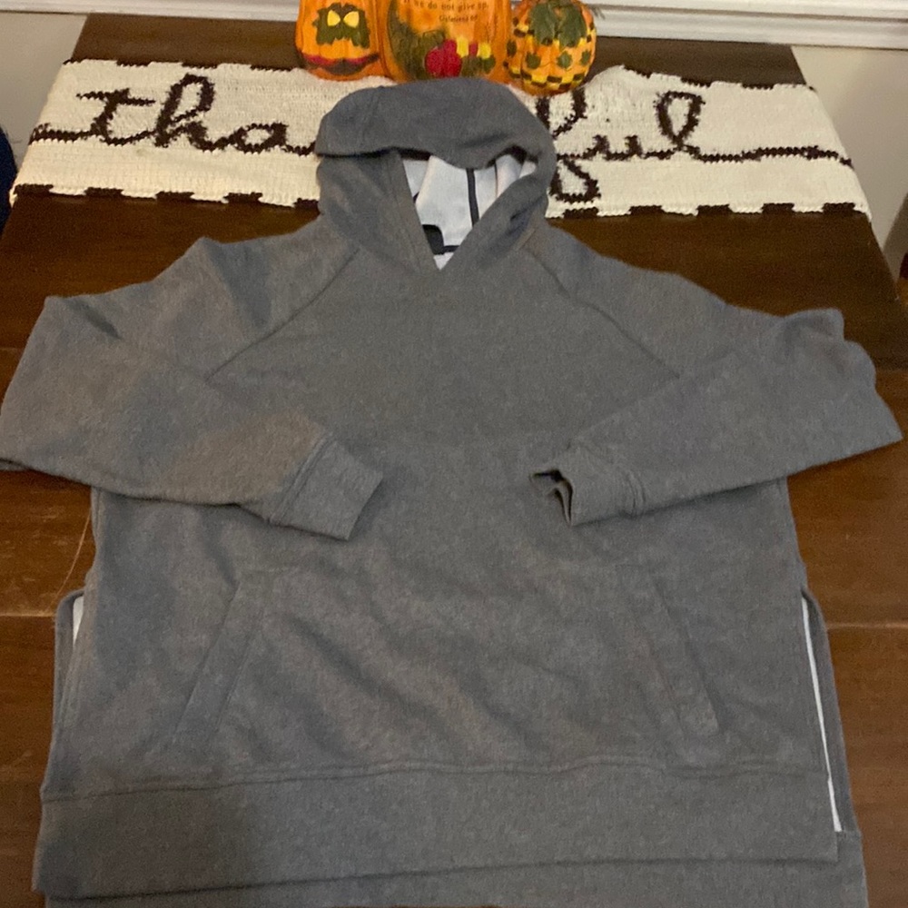 Nike dry fit pull over hoodie With front pocket pouch no zipper